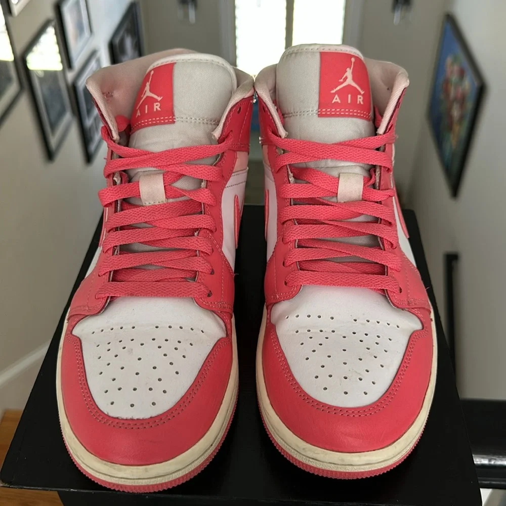 Nike Women’s  Air Jordan 1 Mid sneakers - Picture 2 of 6